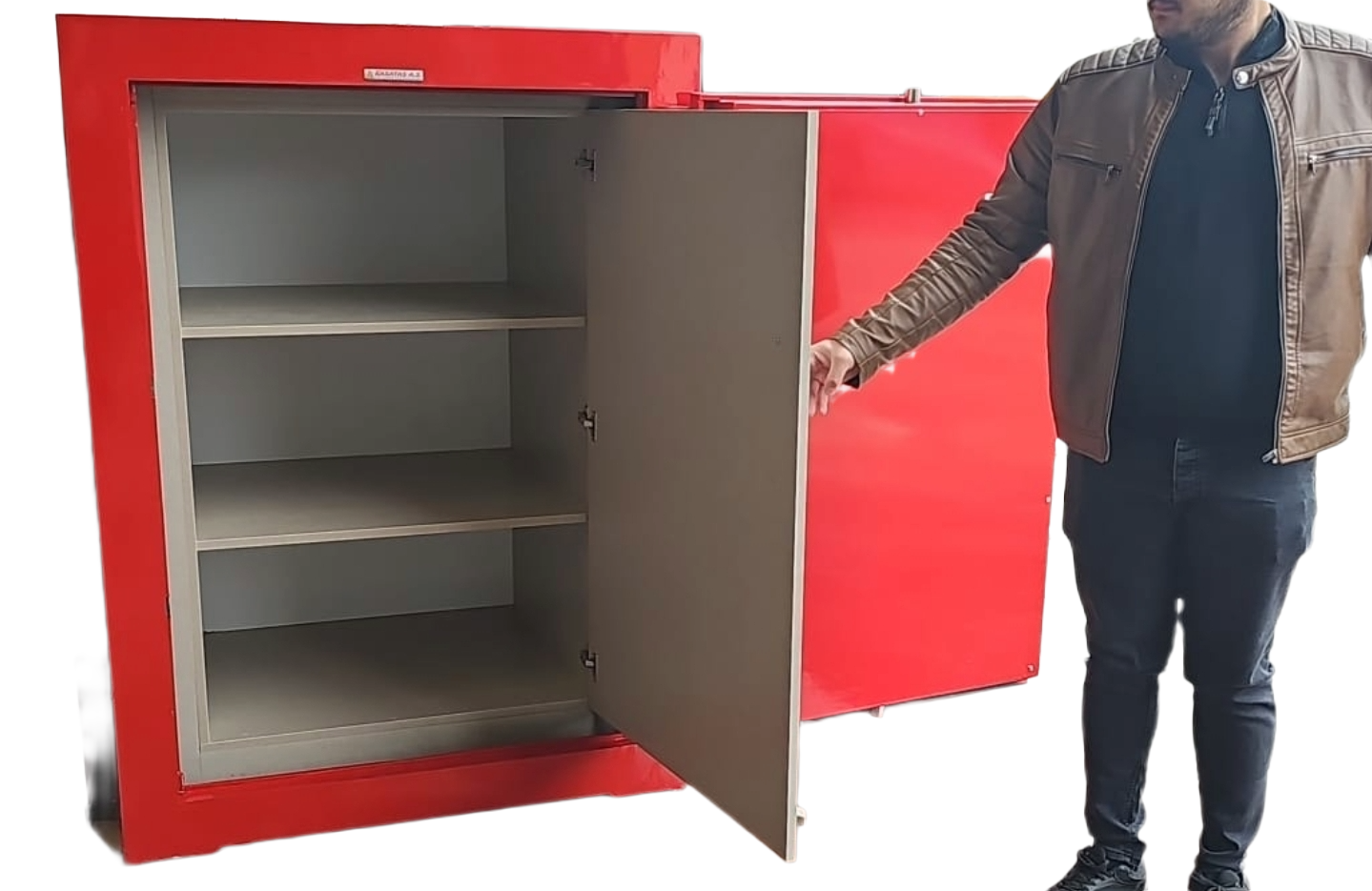 0012AHİÇ TEKKAPILI İÇİ AHŞAP KAPLI  1 ANAHTARLI YANGINA DAYANIKLI PATLAYICI DEPOLAMA KASASI 150*80*55CM 235KĞ  ( 2999€ )+KDV